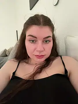 EllyNora Adlı Modelin Canlı XXX Sohbeti