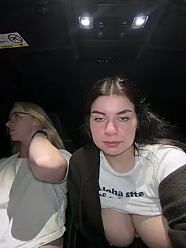 EllyNora Show in webcam