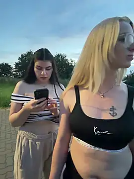 EllyNora webkamerás műsora