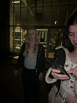 EllyNoraのウェブカメラショー