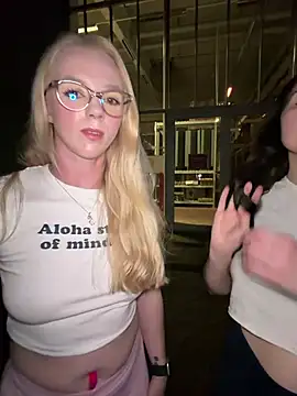 EllyNora webcam show