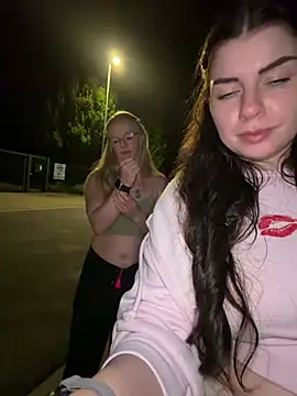הופעת וובקאם של EllyNora