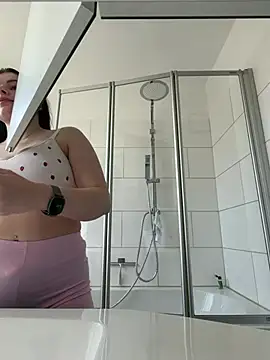 EllyNora Adlı Modelin Canlı XXX Sohbeti
