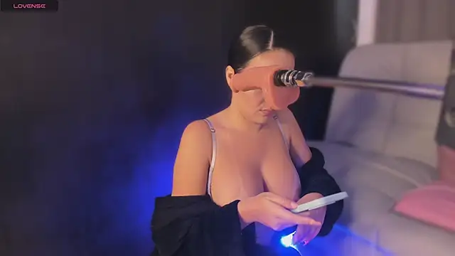 rouse_lili Adlı Modelin Canlı Sohbet Odası