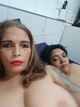 2Juicy_pussy Webcam-Show