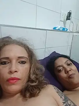 2Juicy_pussy 在線直播表演