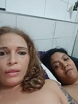 2Juicy_pussy Live XXX-Chat