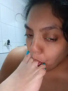 2Juicy_pussy Show Webcam