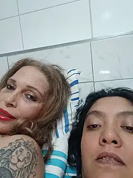 2Juicy_pussy 在線直播表演