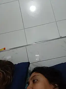 2Juicy_pussy – Naživo XXX chat