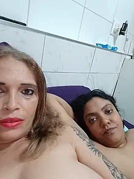 2Juicy_pussy Webcam-Show