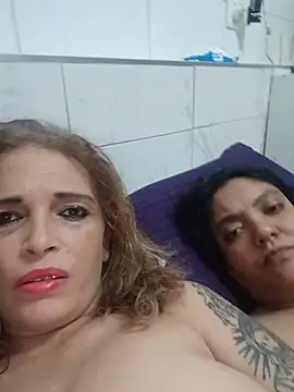 Chat XXX en directo de 2Juicy_pussy