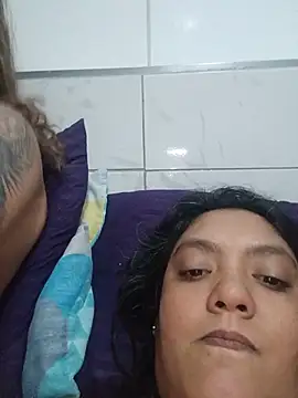 2Juicy_pussy Live XXX-Chat