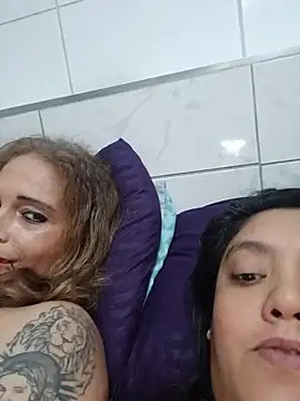 Chat +18 de 2Juicy_pussy ao vivo