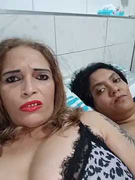 2Juicy_pussy webcam show