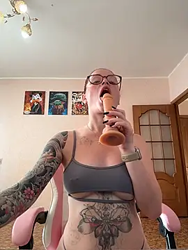 miaacatt Show in webcam