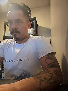 PeterGrandee Show in webcam