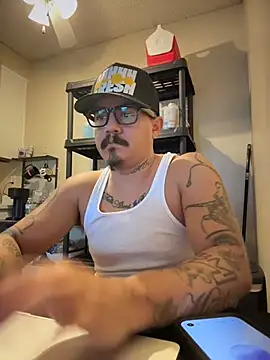 PeterGrandee Show in webcam
