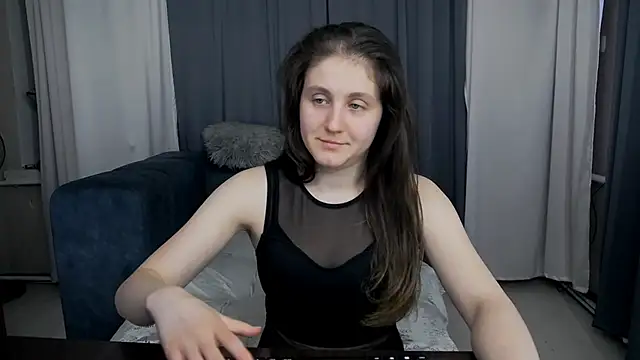 Holliy_Cooper élő XXX-chatje