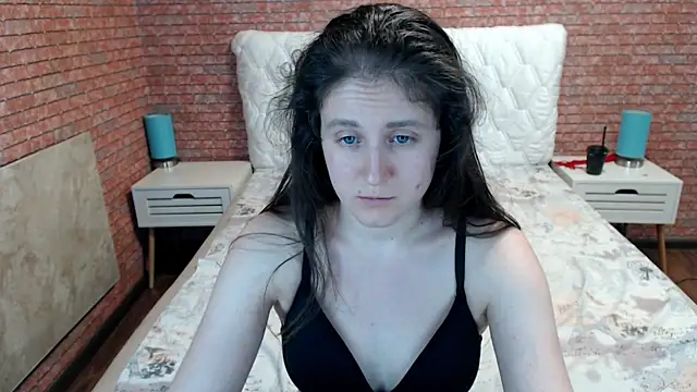 XXX chat uživo modela Holliy_Cooper