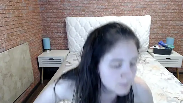 XXX chat uživo modela Holliy_Cooper