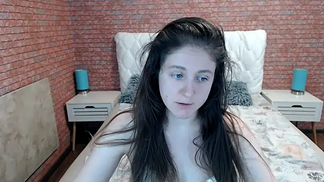 XXX chat uživo modela Holliy_Cooper