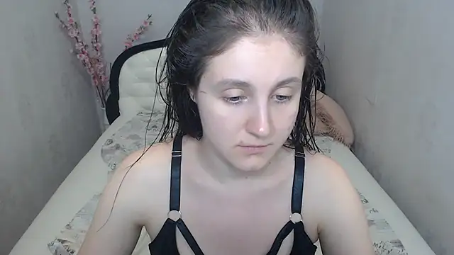 Holliy_Cooper Adlı Modelin Canlı XXX Sohbeti