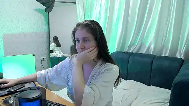 Holliy_Cooper Chat XXX in diretta