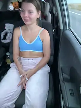 Show modela LittleKateBJ na web-kameri