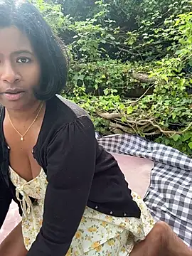 Show modela Melarose82 na web-kameri