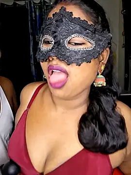 Soniya_G Show in webcam
