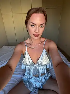 ElenaRebelle XXX чат на живо