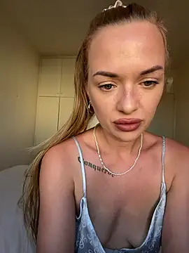 ElenaRebelle Adlı Modelin Web Kamerası Şovu