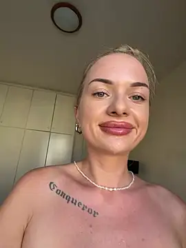 ElenaRebelle Adlı Modelin Canlı XXX Sohbeti
