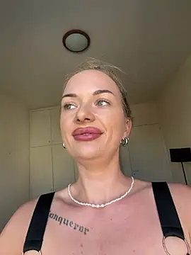 ElenaRebelle's Live XXX Chat