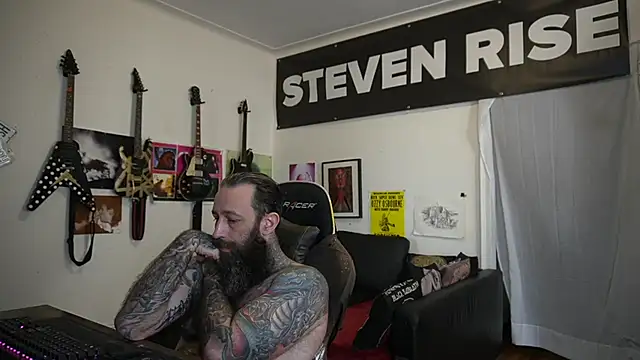 Chat +18 de StevenRiseNYC ao vivo