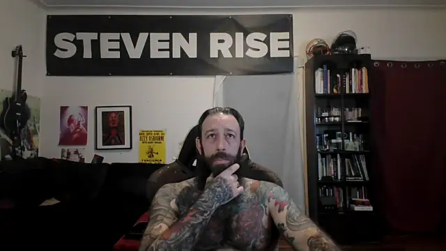 StevenRiseNYC Show in webcam
