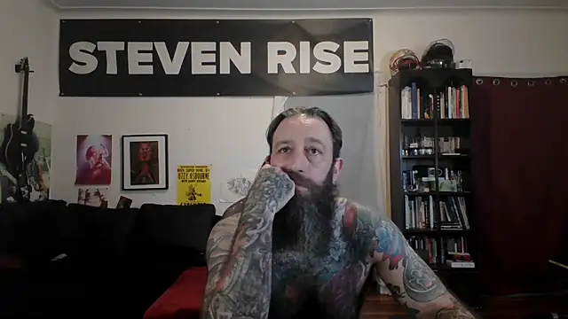 StevenRiseNYC Show in webcam