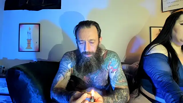 Chat +18 de StevenRiseNYC ao vivo
