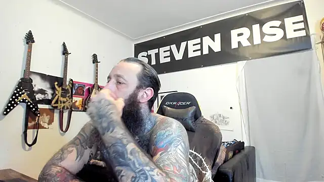 StevenRiseNYC Show in webcam