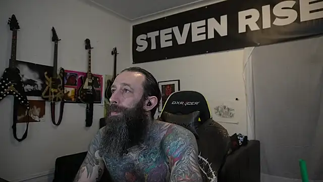 StevenRiseNYC Show in webcam