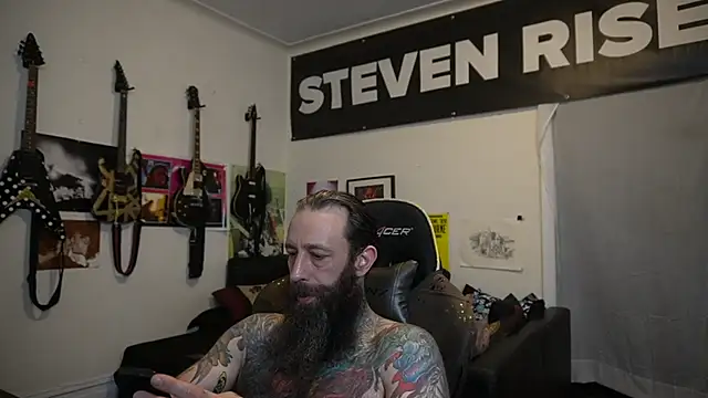 StevenRiseNYC Show in webcam