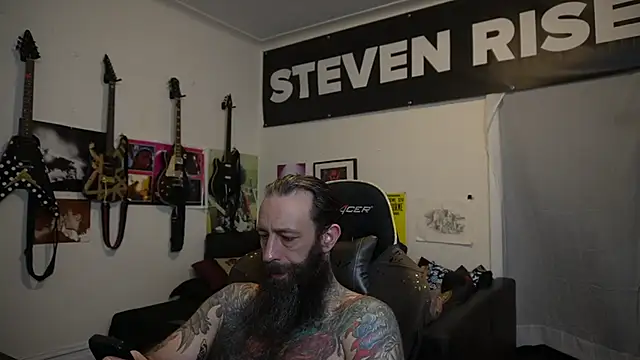 StevenRiseNYC Show in webcam