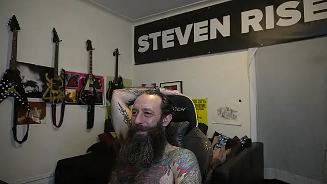 StevenRiseNYC Show in webcam