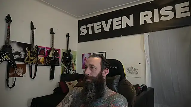 StevenRiseNYC Show in webcam