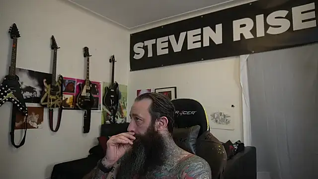 StevenRiseNYC: διαδικτυακό σόου στην κάμερα