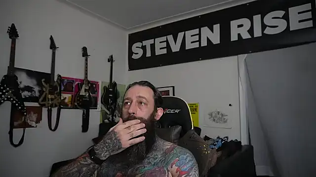 Pertunjukan Kamera Web StevenRiseNYC