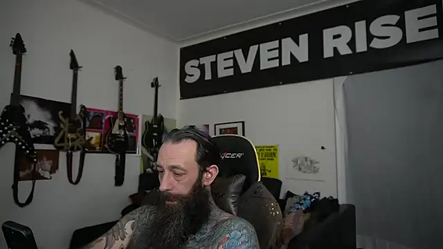 StevenRiseNYC Show in webcam