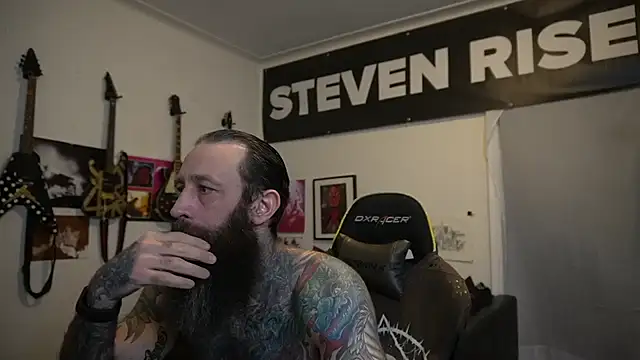 Pertunjukan Kamera Web StevenRiseNYC