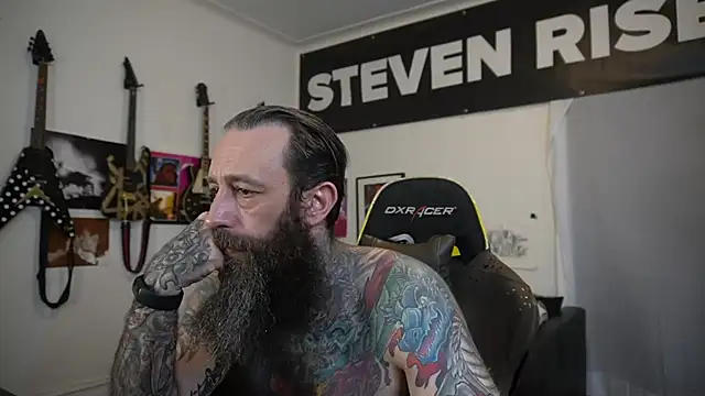 StevenRiseNYC Show in webcam